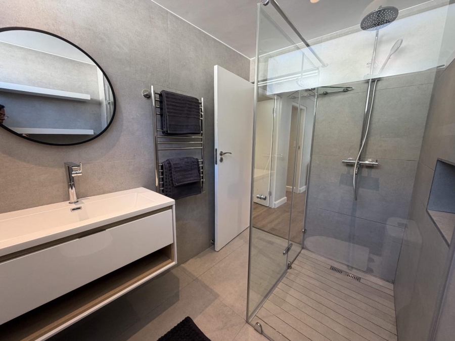 To Let 3 Bedroom Property for Rent in Sea Point Western Cape